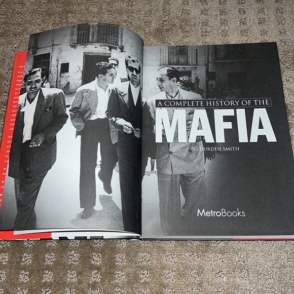 A Complete History of the Mafia by Jo Durden Smith Hardcover Coffee Table Book - Picture 3 of 6